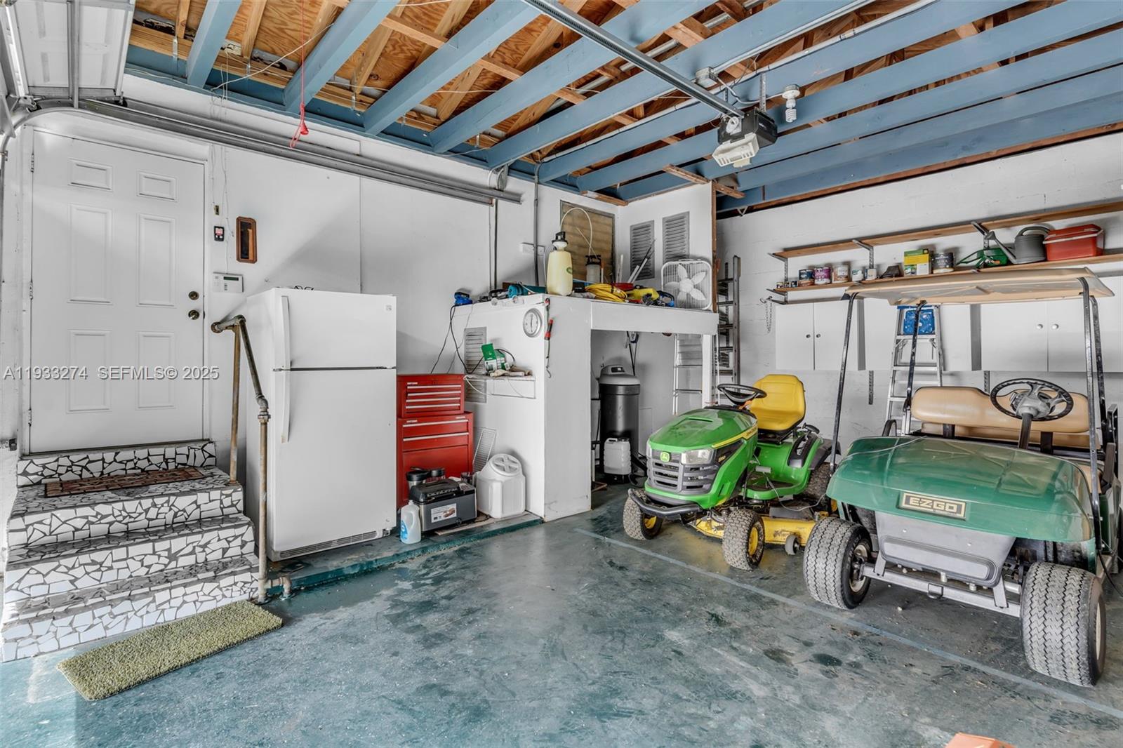 REDLAND 5 ACRE SFH - Residential