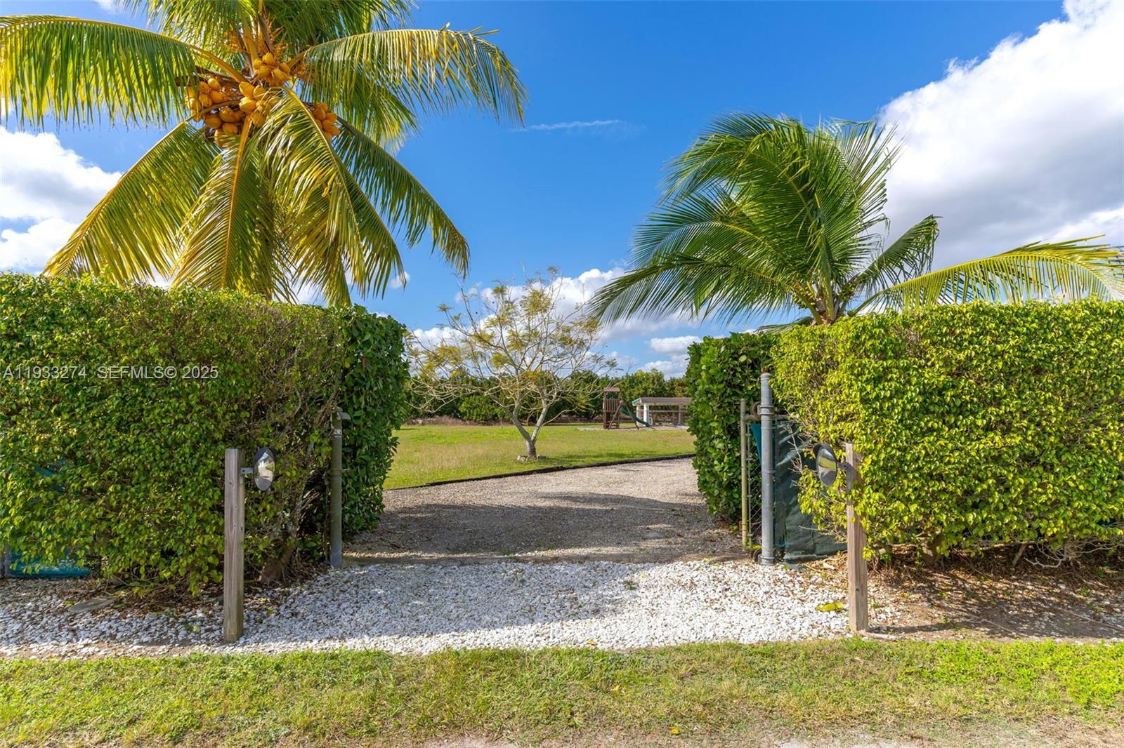 REDLAND 5 ACRE SFH - Residential