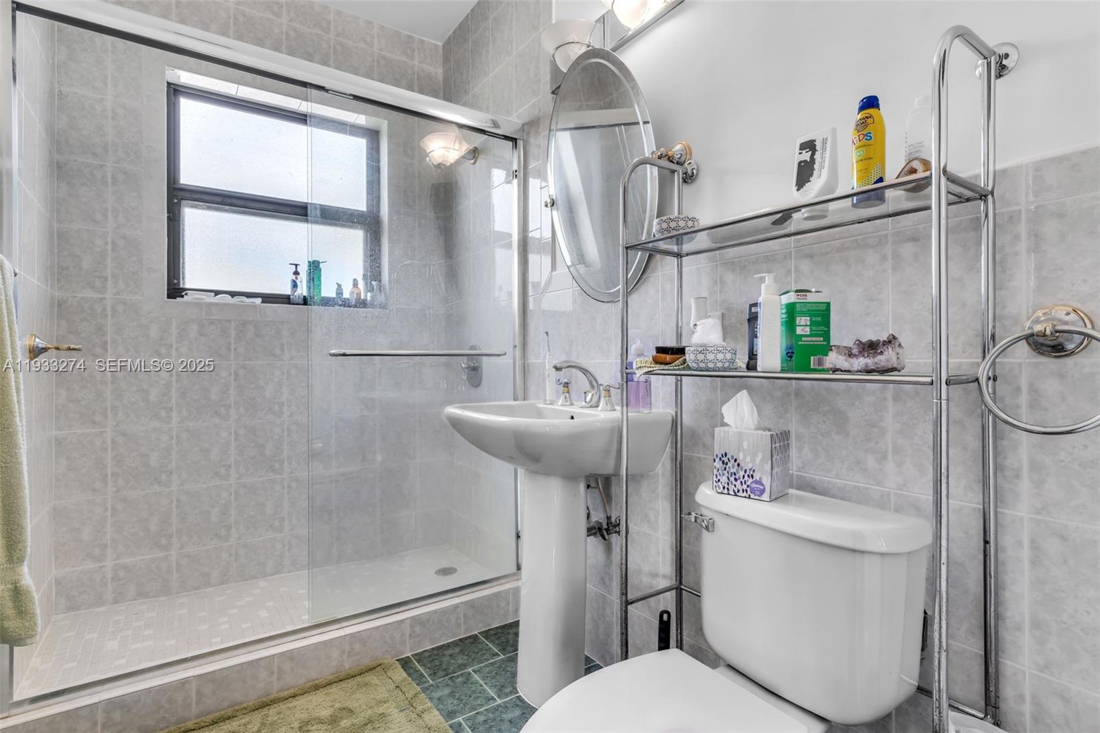 REDLAND 5 ACRE SFH - Residential