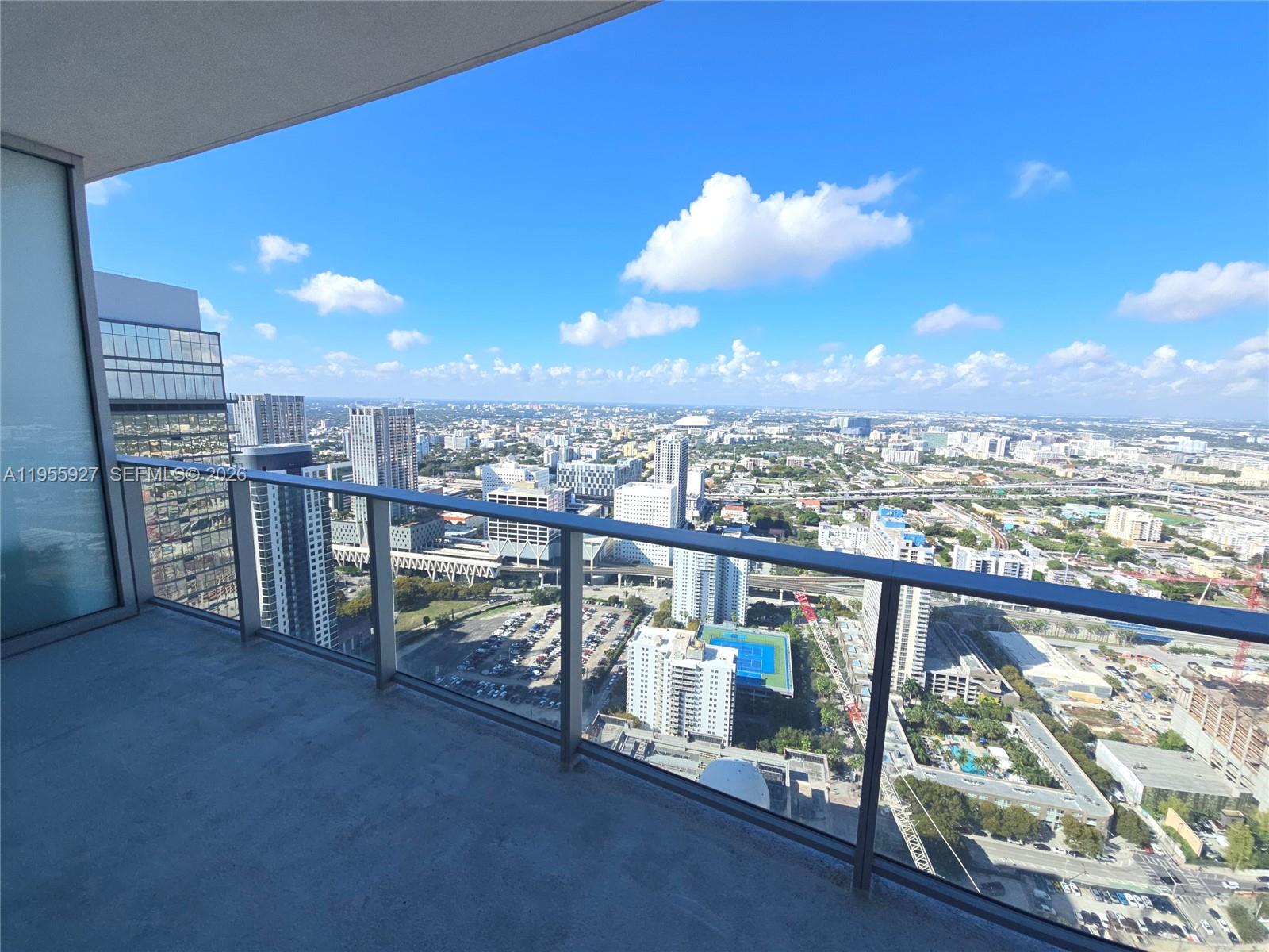 PARAMOUNT MIAMI WORLDCENT - Residential