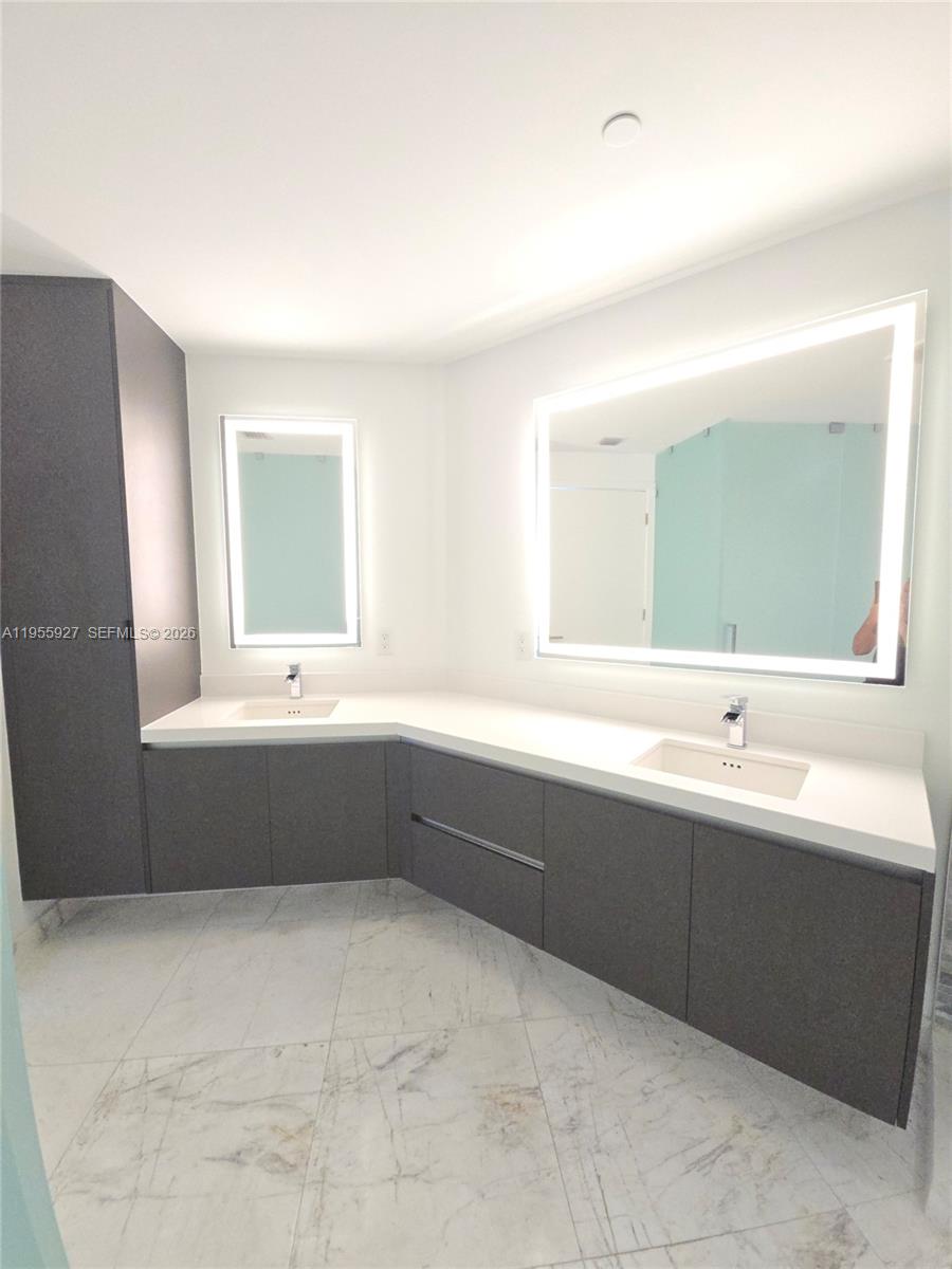 PARAMOUNT MIAMI WORLDCENT - Residential