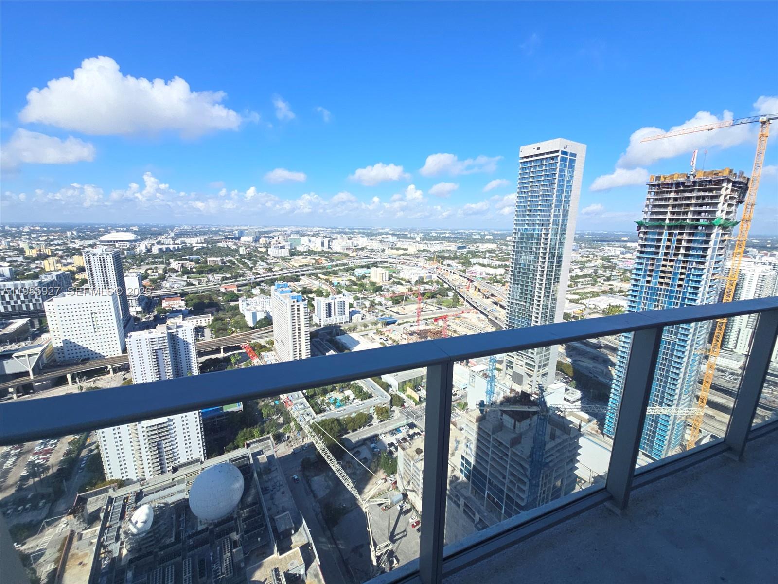 PARAMOUNT MIAMI WORLDCENT - Residential