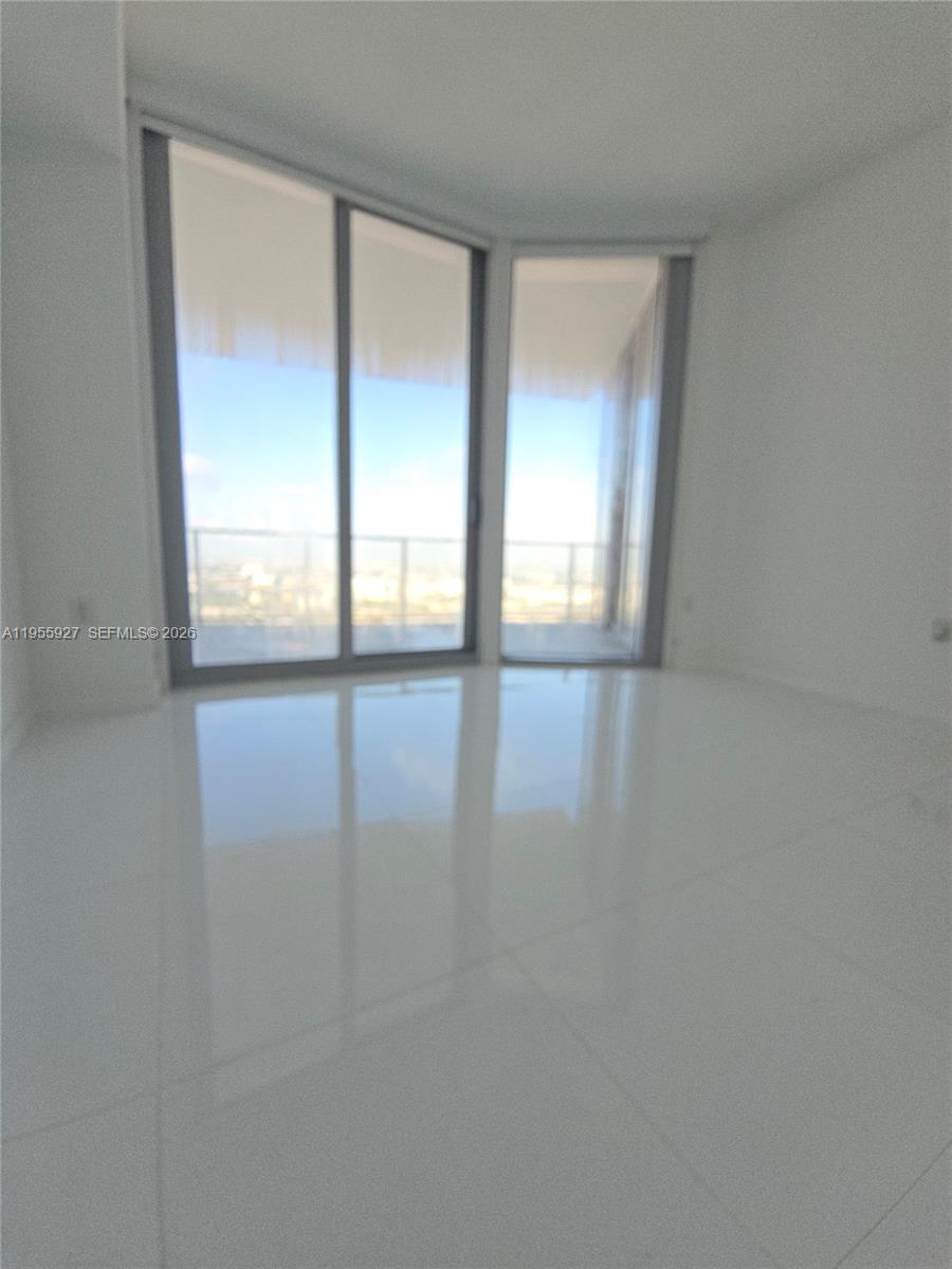 PARAMOUNT MIAMI WORLDCENT - Residential