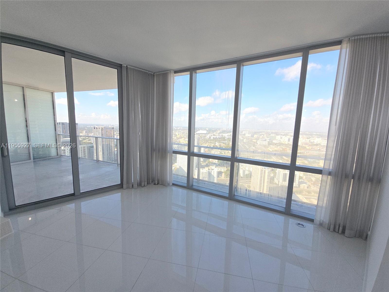 PARAMOUNT MIAMI WORLDCENT - Residential