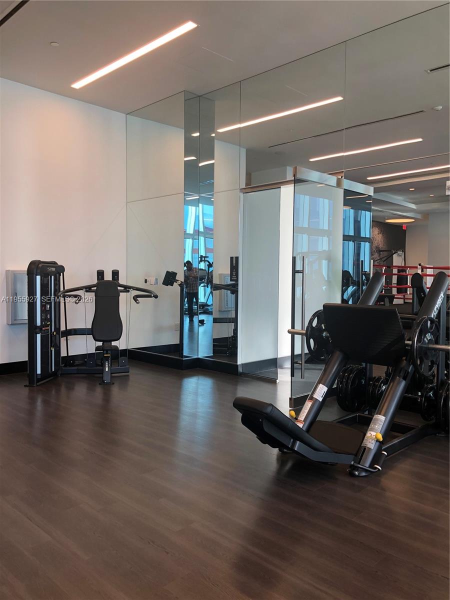 PARAMOUNT MIAMI WORLDCENT - Residential