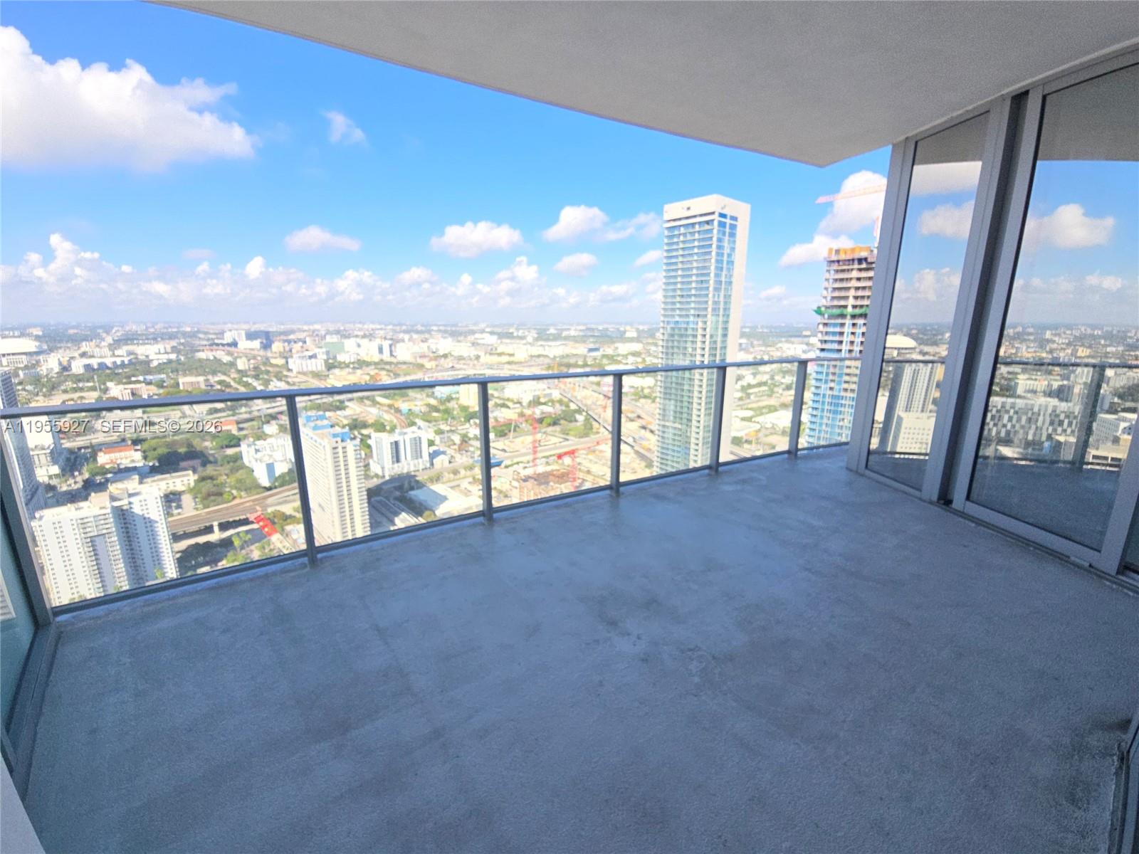 PARAMOUNT MIAMI WORLDCENT - Residential