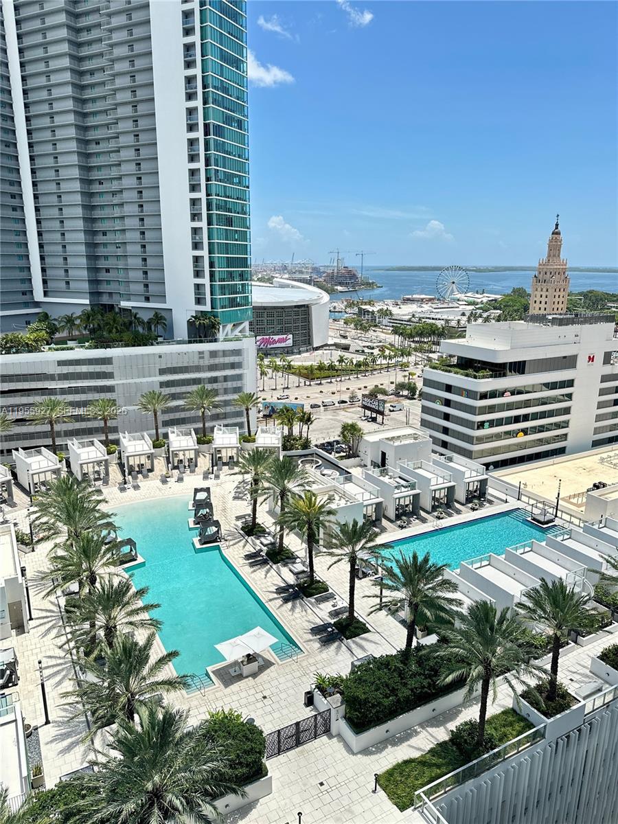 PARAMOUNT MIAMI WORLDCENT - Residential