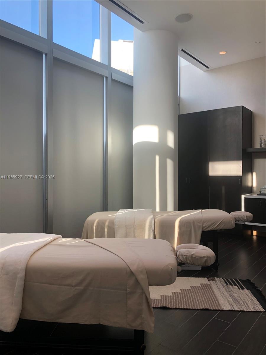 PARAMOUNT MIAMI WORLDCENT - Residential