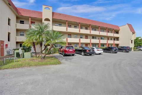 Condominium in Sunrise FL 2850 Sunrise Lakes Dr Dr 30.jpg