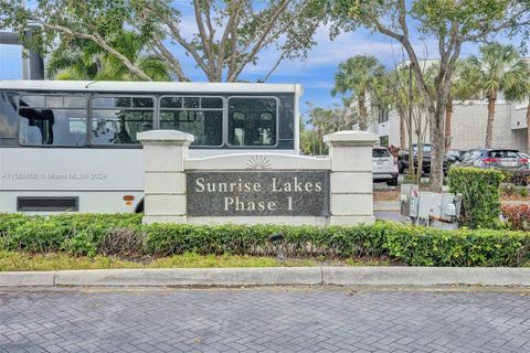 Condominium in Sunrise FL 2850 Sunrise Lakes Dr Dr 36.jpg