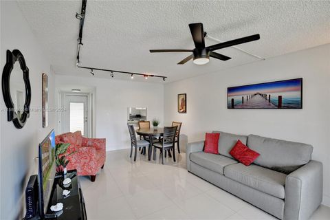 Condominium in Sunrise FL 2850 Sunrise Lakes Dr Dr 22.jpg