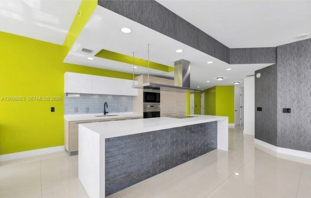 MARINA PALMS RESIDENCES S - Residential