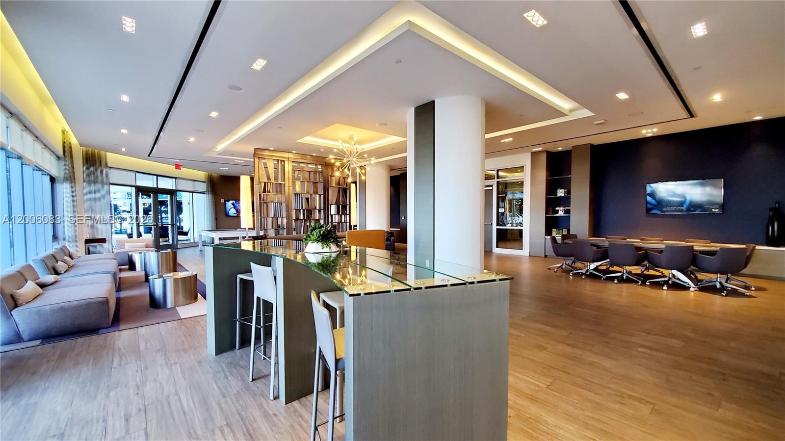 MARINA PALMS RESIDENCES S - Residential