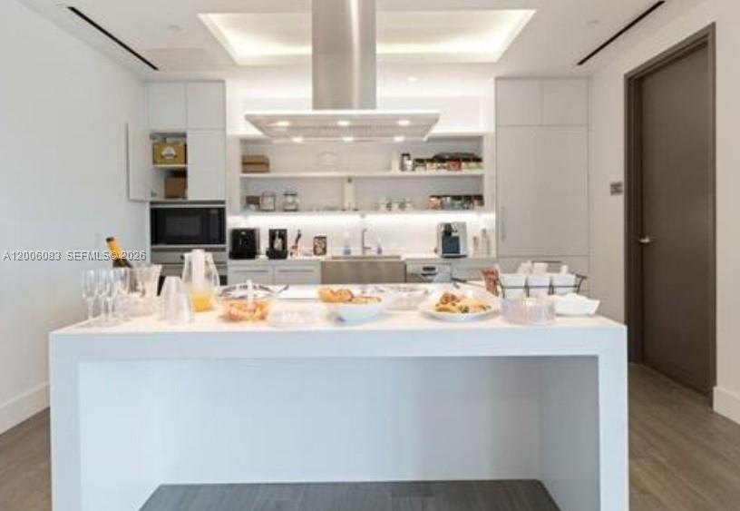 MARINA PALMS RESIDENCES S - Residential