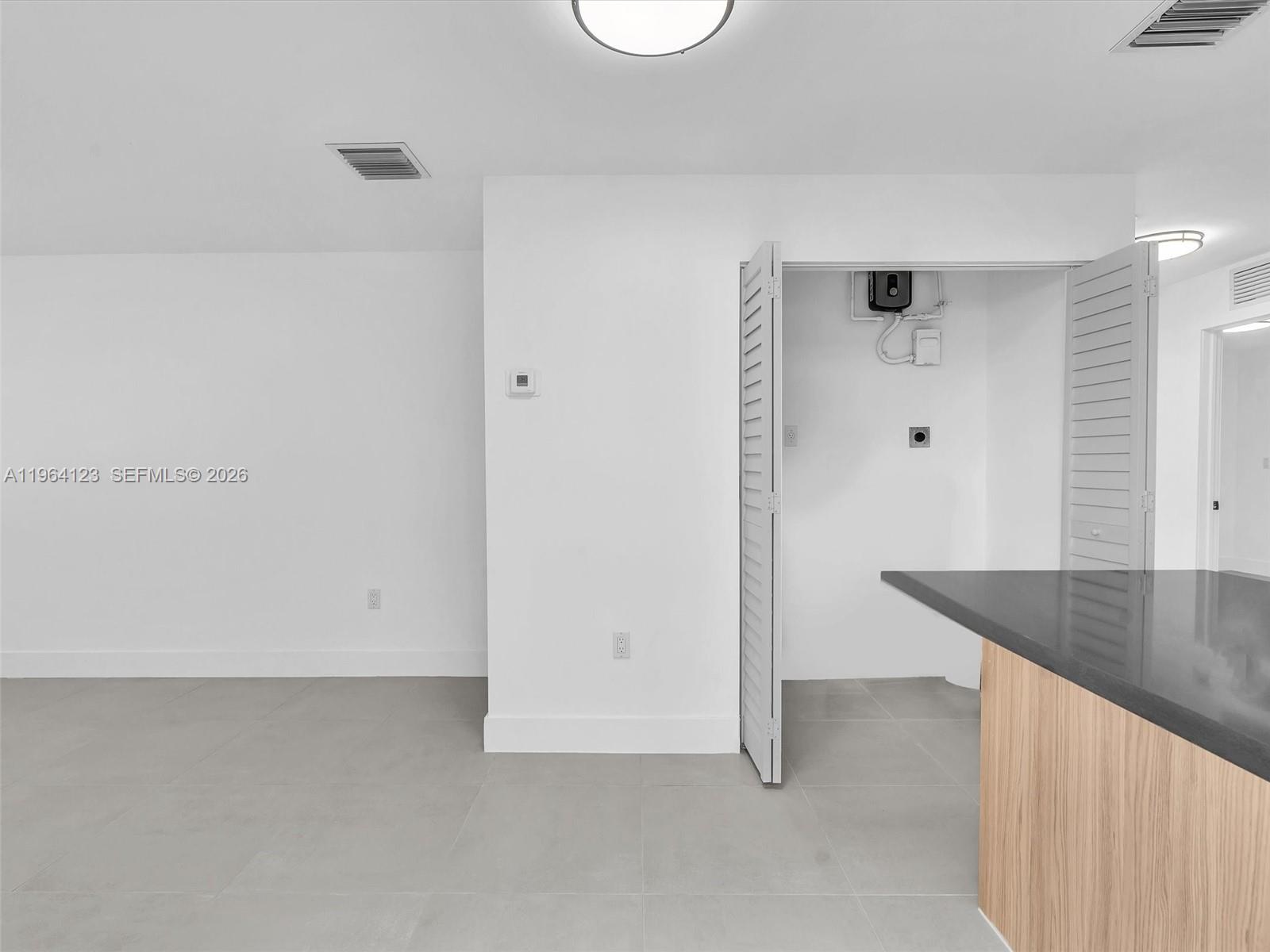 LIBERTY CITY - Residential Income