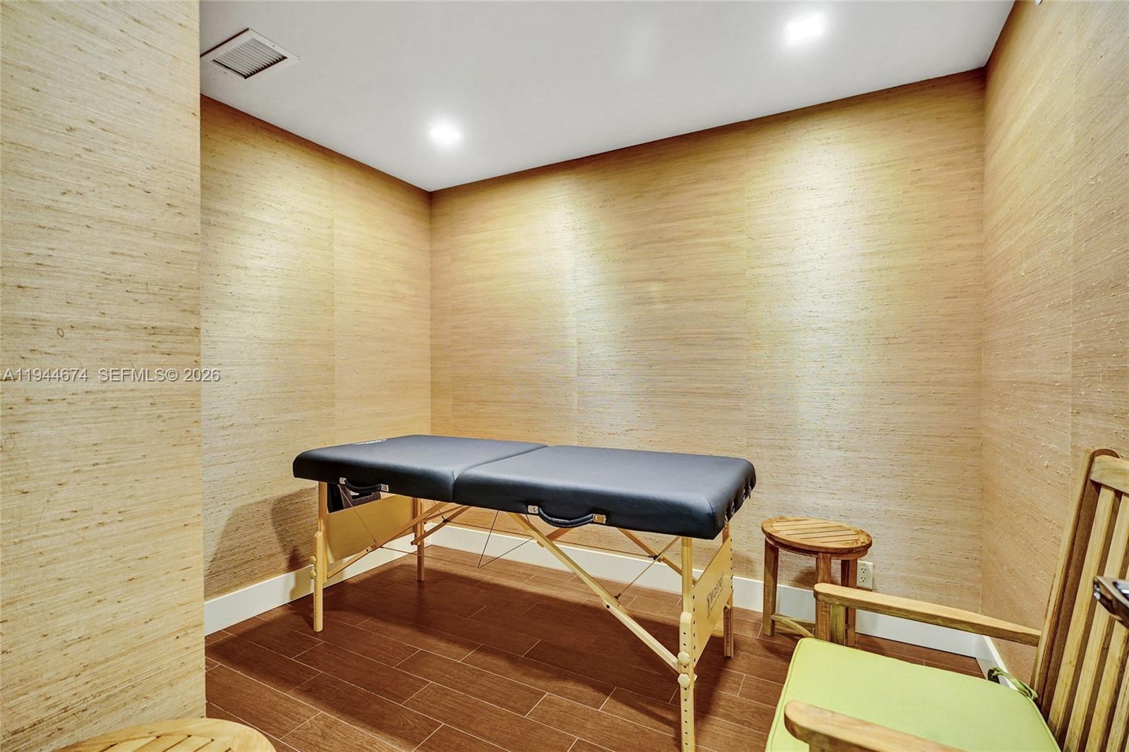 TURNBERRY ISLE SOUTH CONDO - Residential