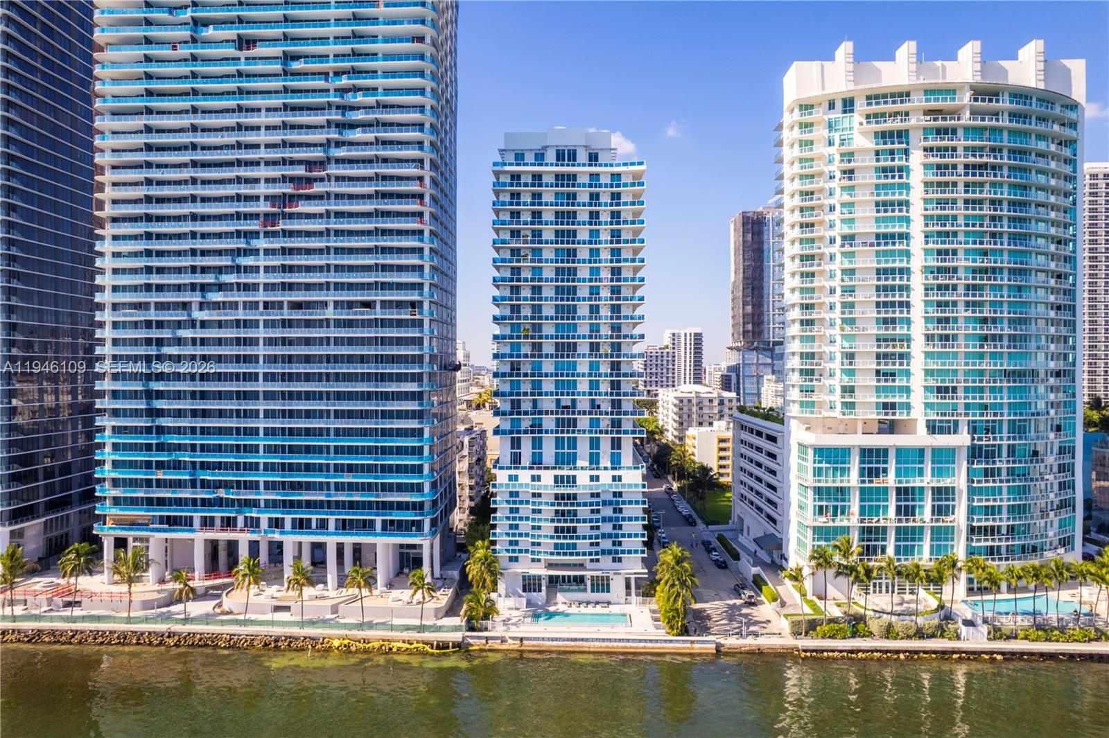 STAR LOFTS ON THE BAY CON - Residential