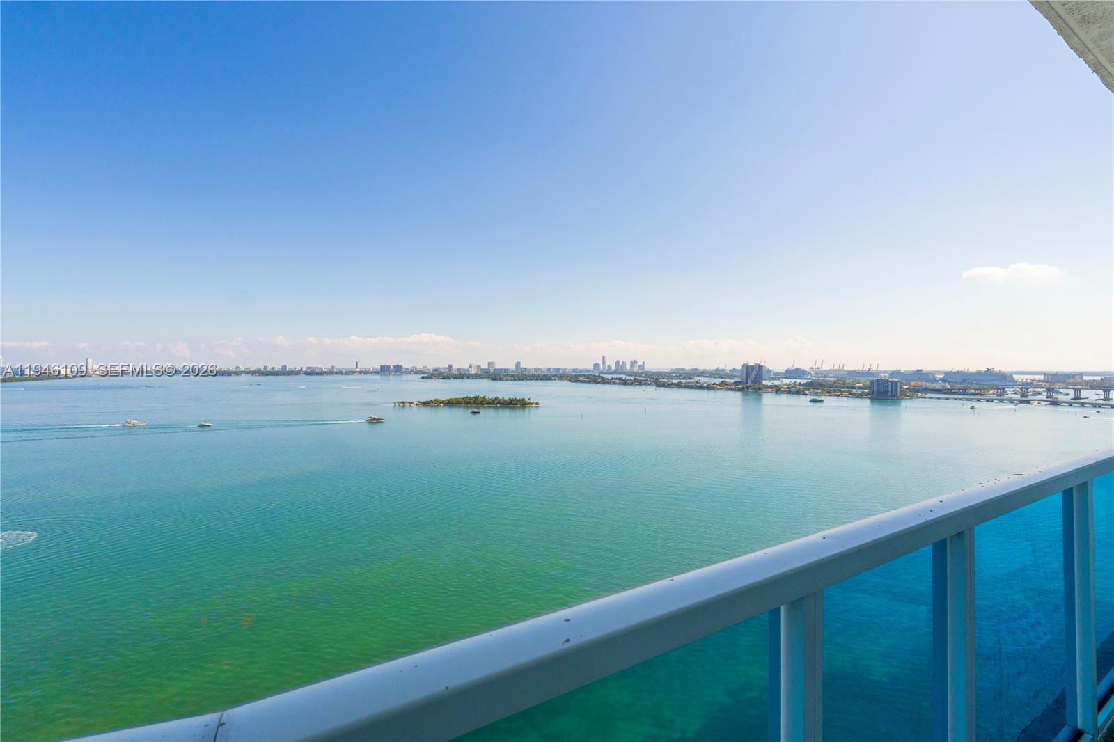 STAR LOFTS ON THE BAY CON - Residential