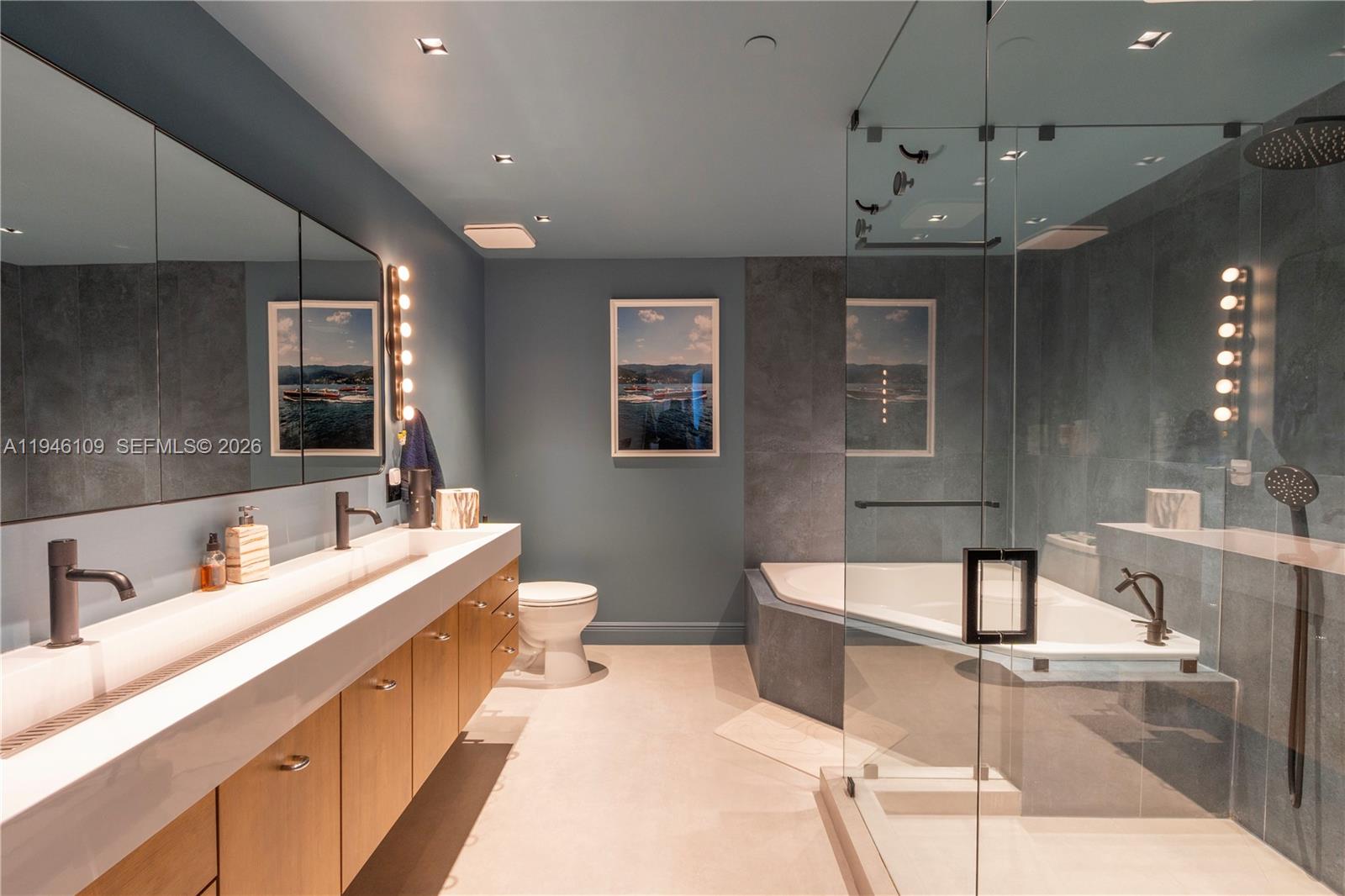 STAR LOFTS ON THE BAY CON - Residential