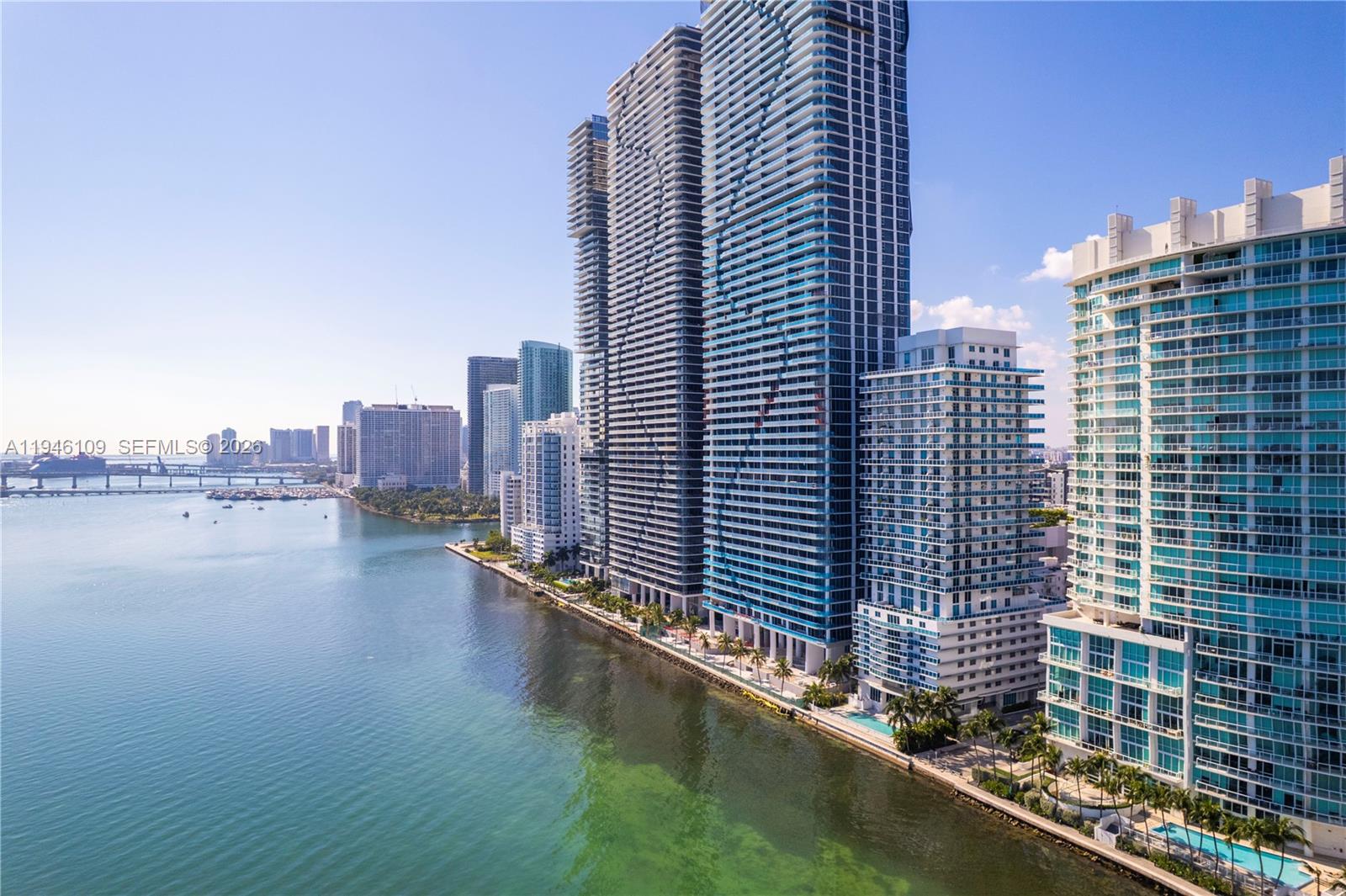 STAR LOFTS ON THE BAY CON - Residential