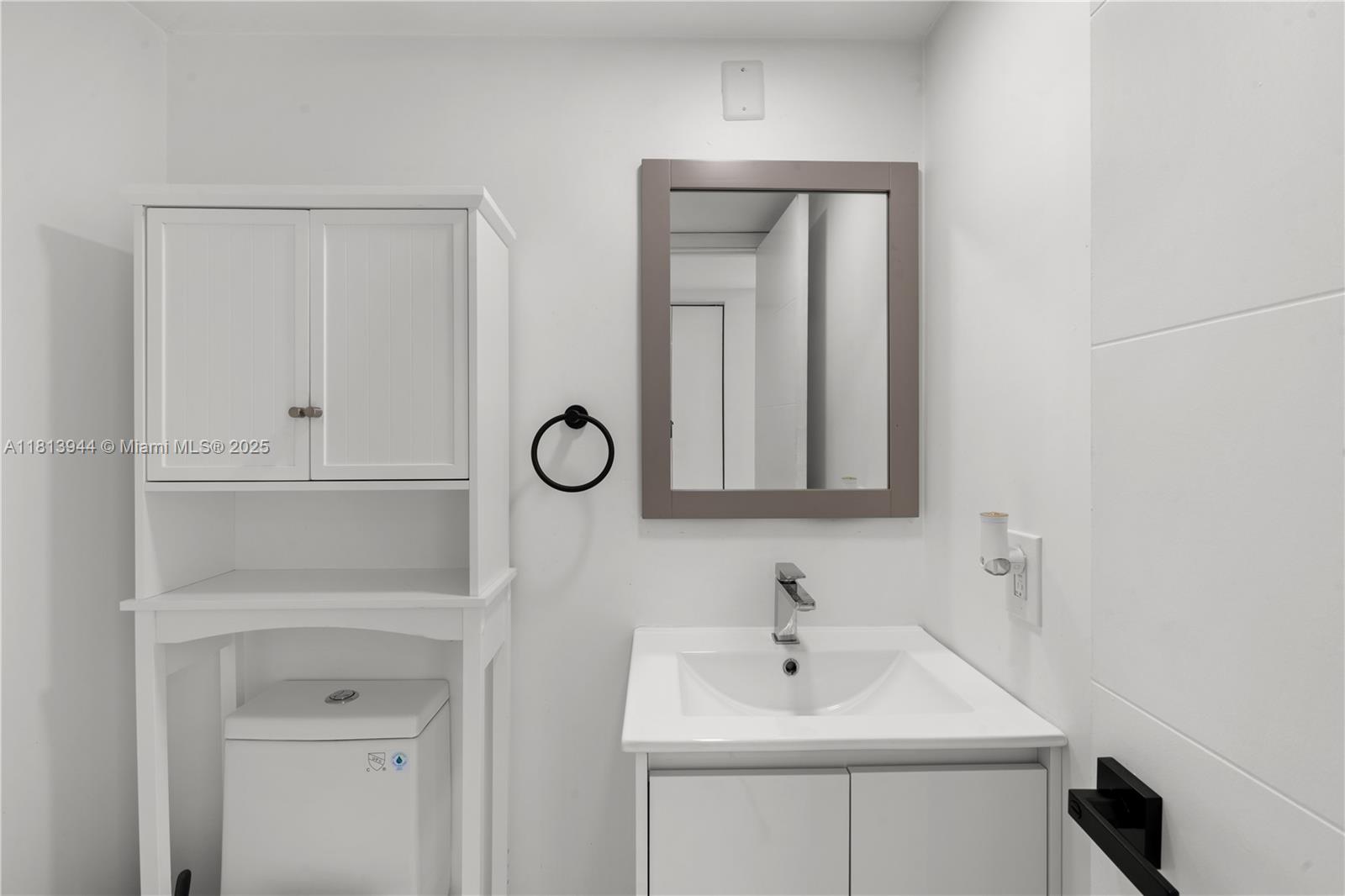 BRENTWOOD TOWNHOUSE 3 CON - Residential