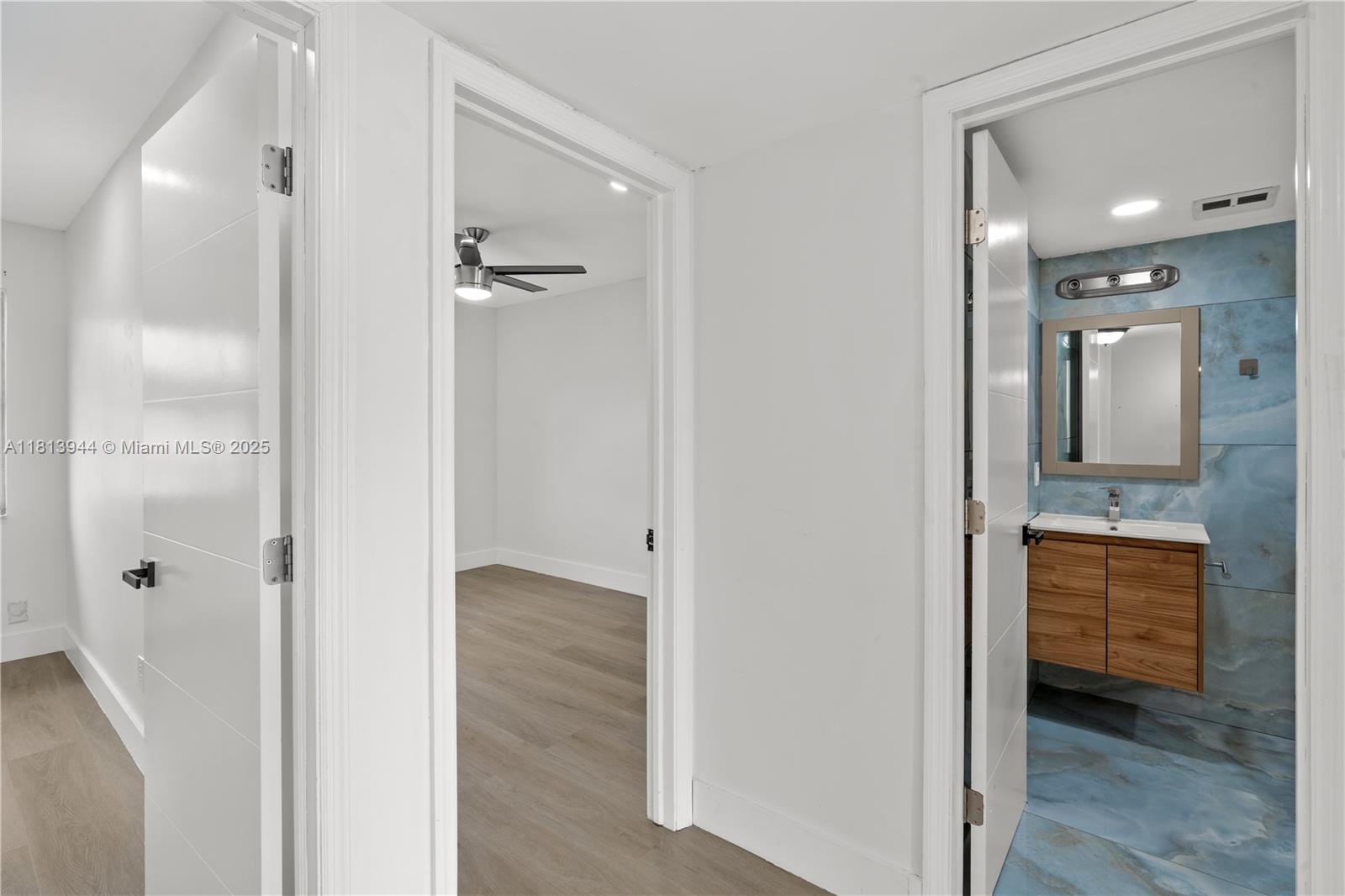 BRENTWOOD TOWNHOUSE 3 CON - Residential