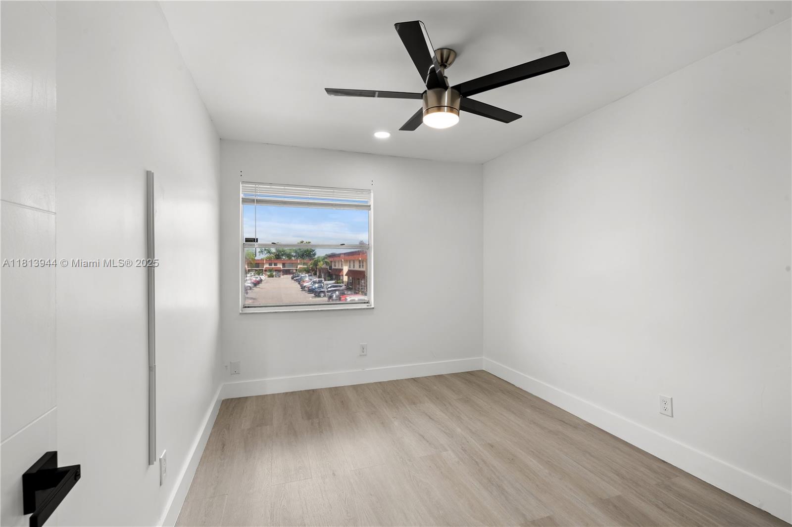 BRENTWOOD TOWNHOUSE 3 CON - Residential