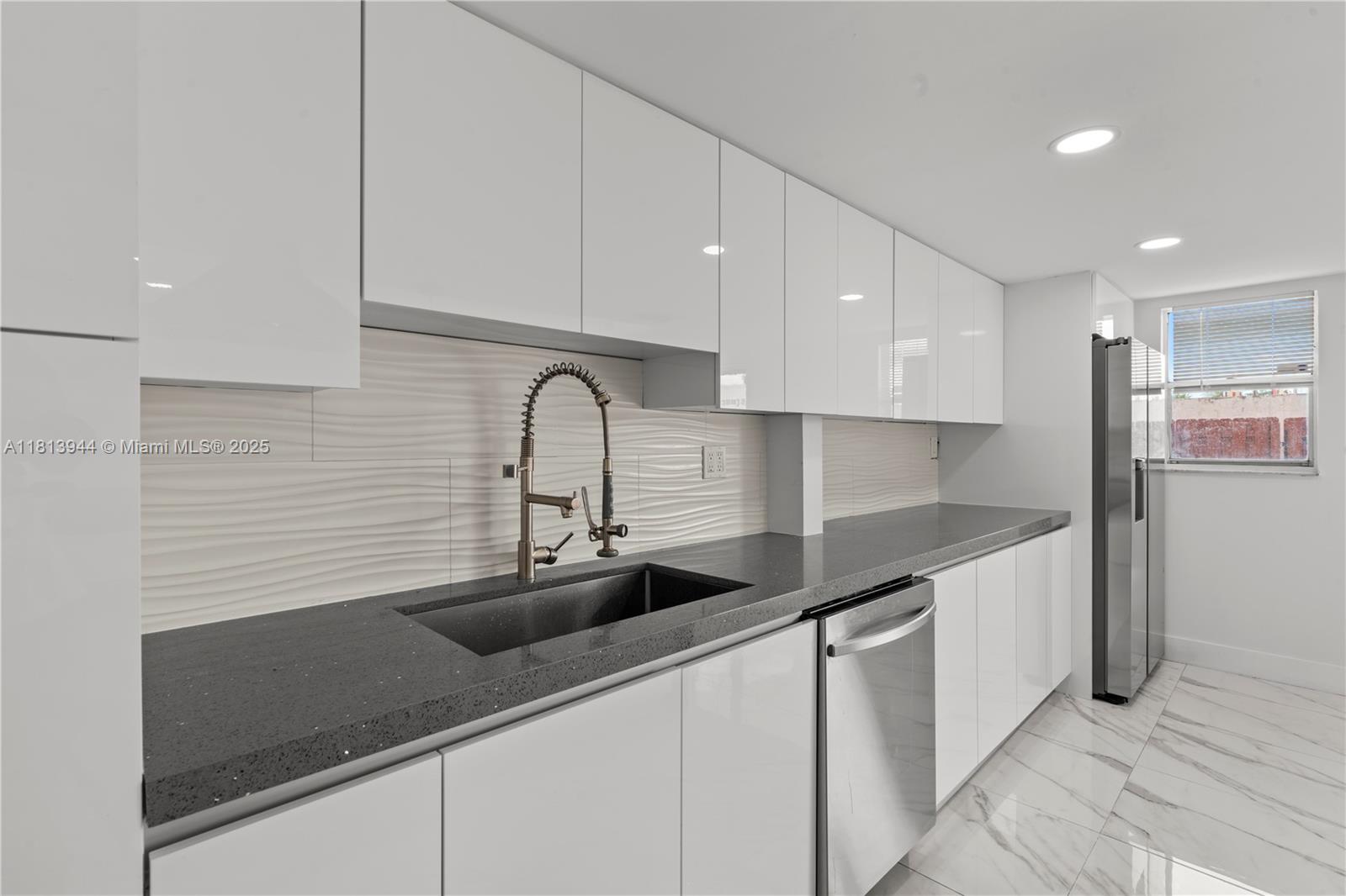 BRENTWOOD TOWNHOUSE 3 CON - Residential