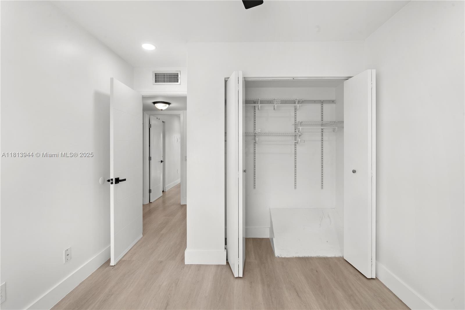 BRENTWOOD TOWNHOUSE 3 CON - Residential