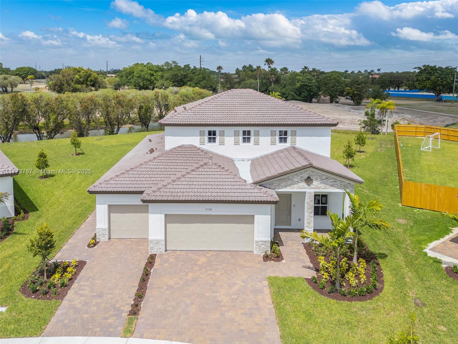 Rental Property at 2700 Se 23 Ave, Homestead, Miami-Dade County, Florida - Bedrooms: 5 
Bathrooms: 4  - $5,300 MO.