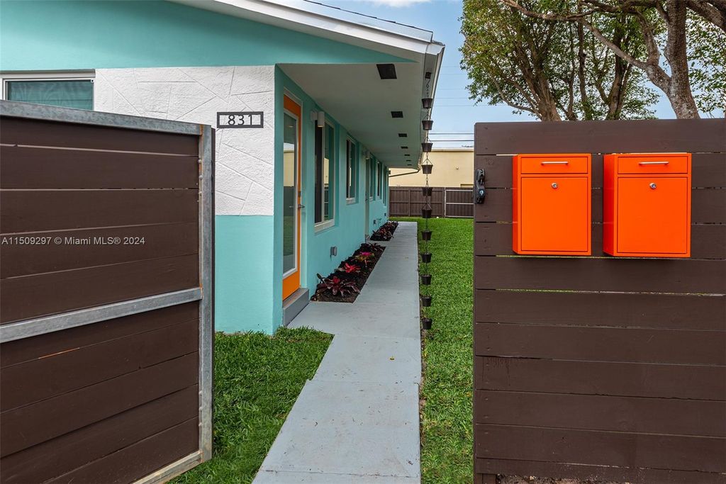 Photo of 831 NE 40th St #3, Oakland Park, FL 33334 (MLS # A11509297)