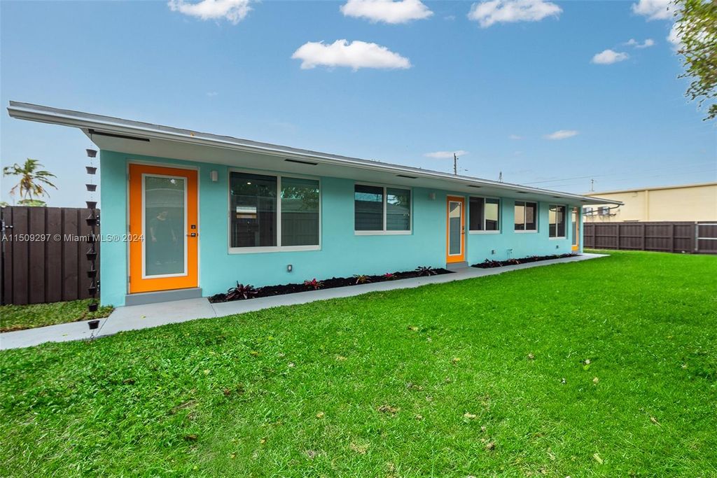 Photo of 831 NE 40th St #3, Oakland Park, FL 33334 (MLS # A11509297)