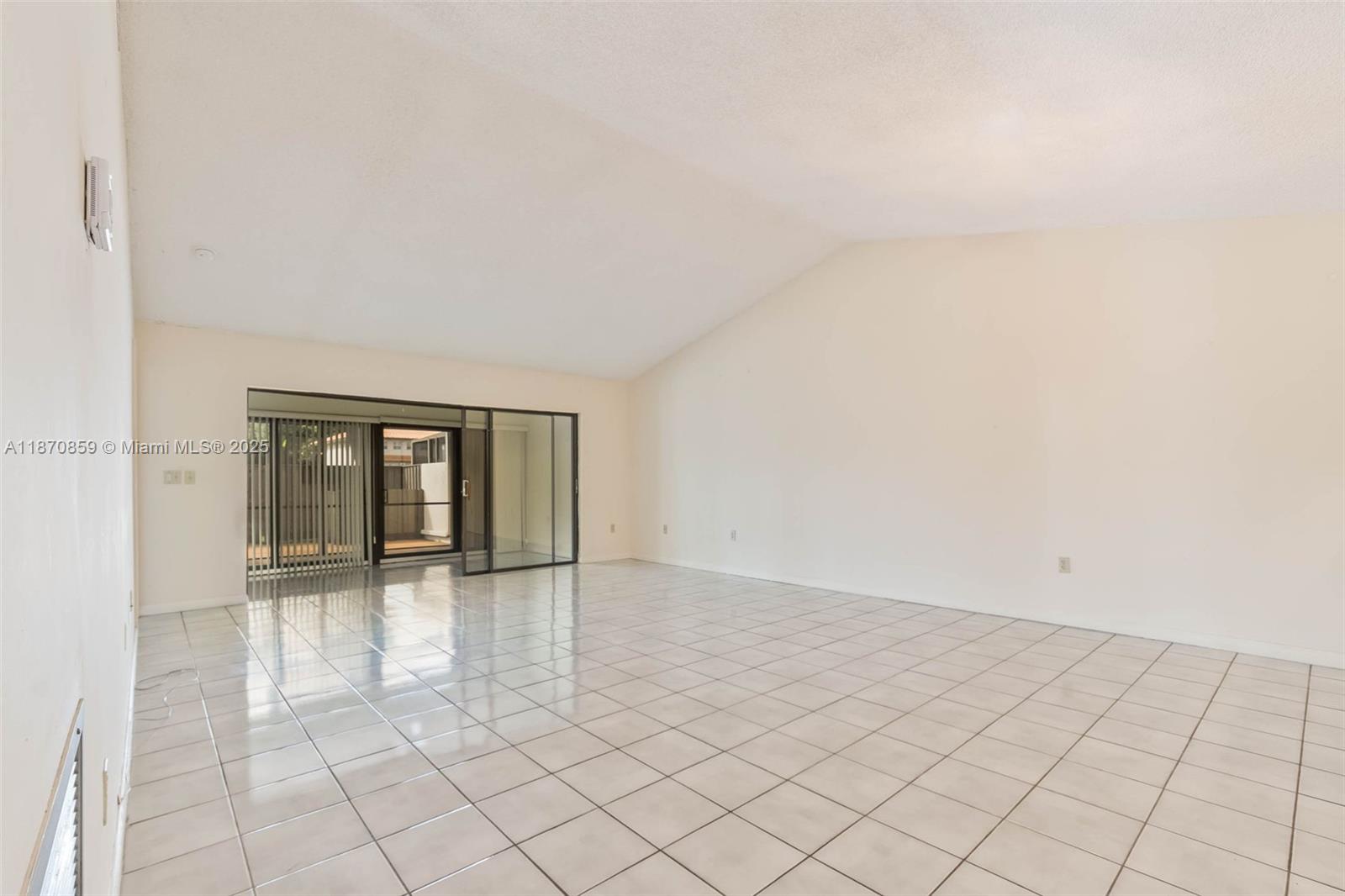 KINGS COURT WEST - Residential