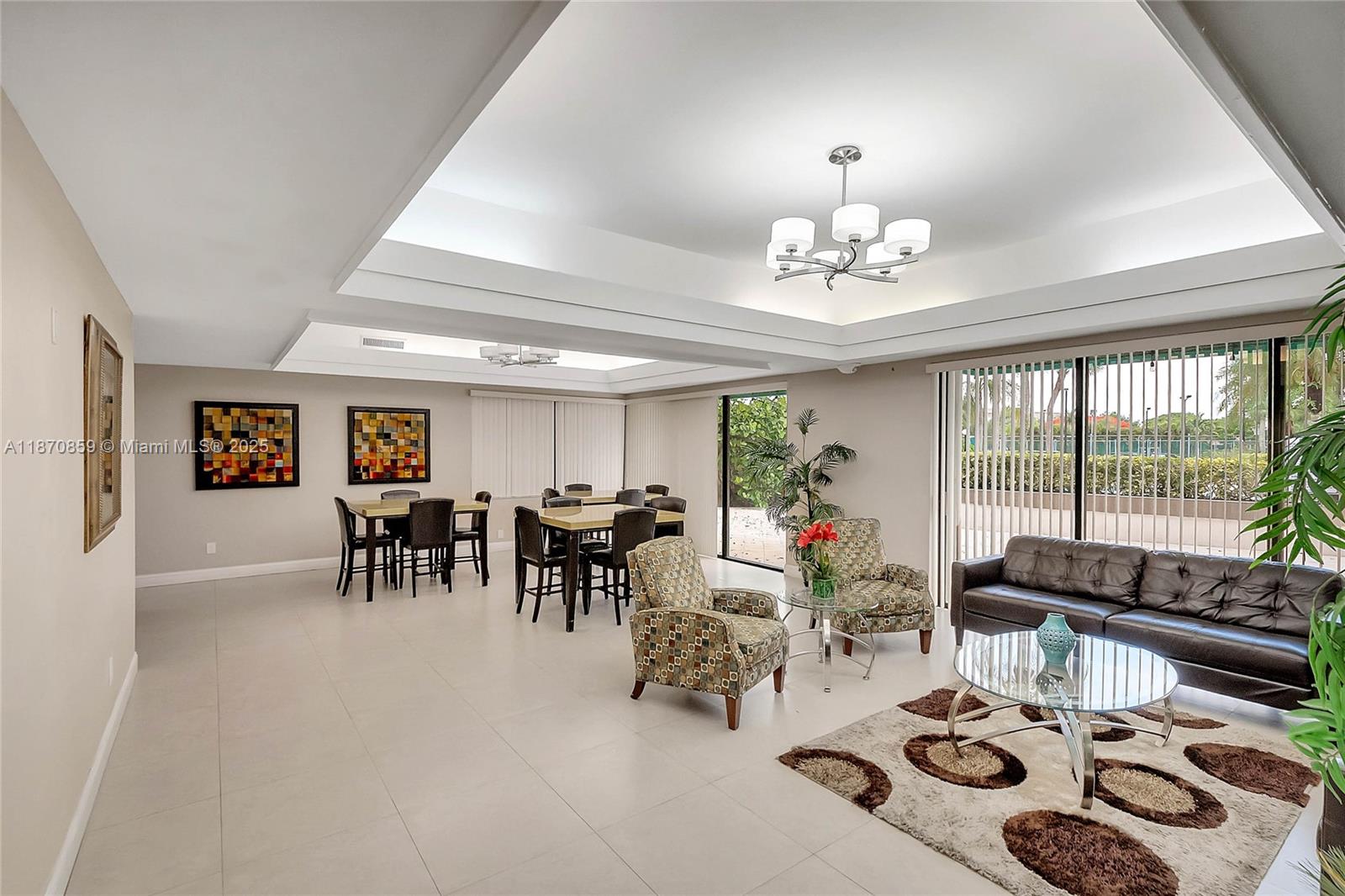 KINGS COURT WEST - Residential