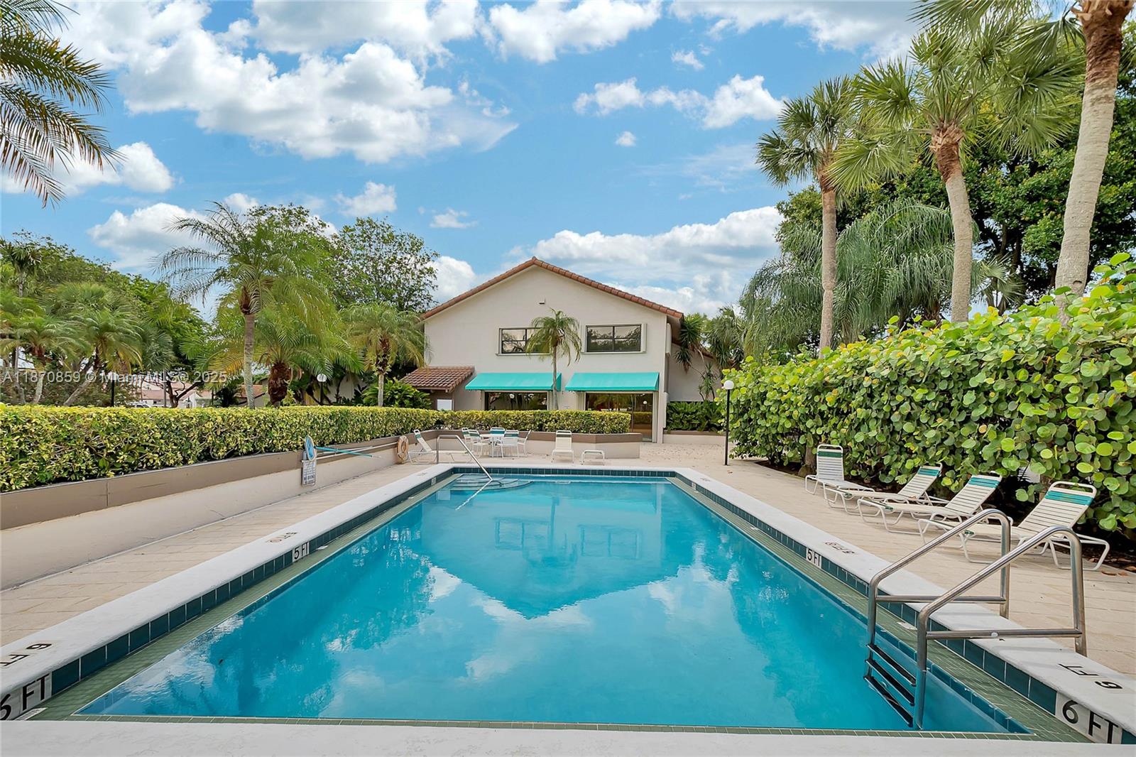 KINGS COURT WEST - Residential