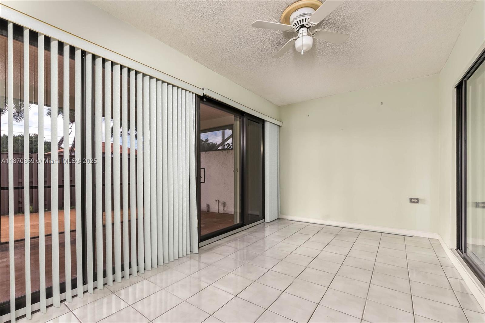 KINGS COURT WEST - Residential