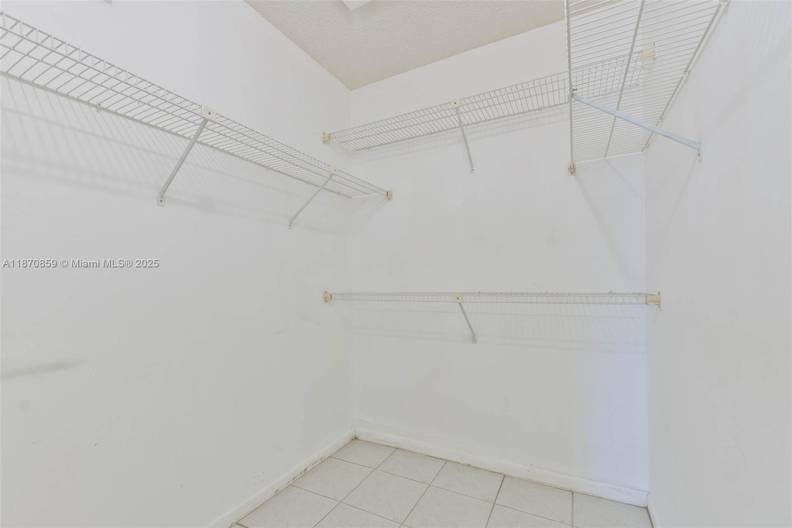 KINGS COURT WEST - Residential