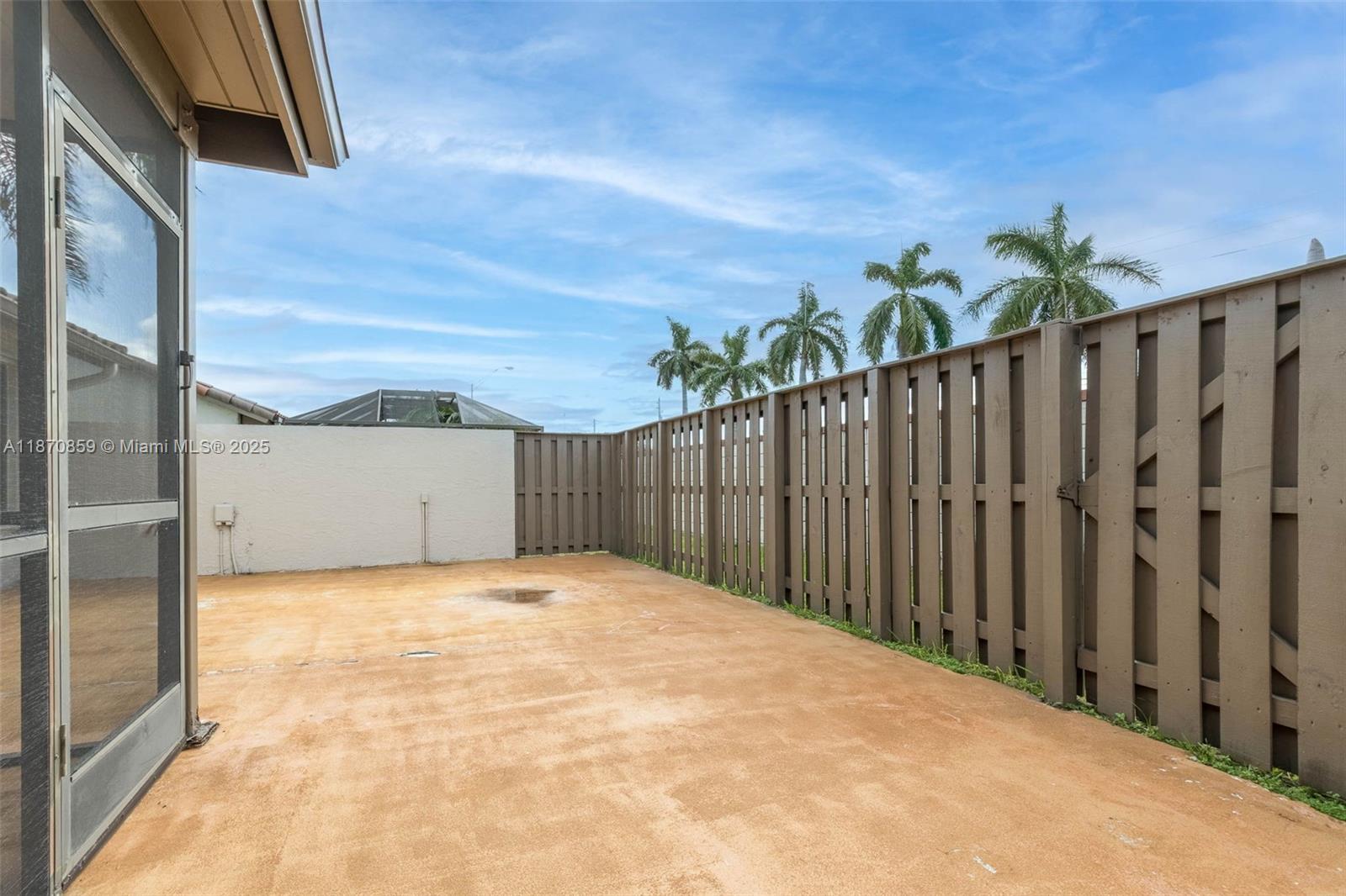 KINGS COURT WEST - Residential