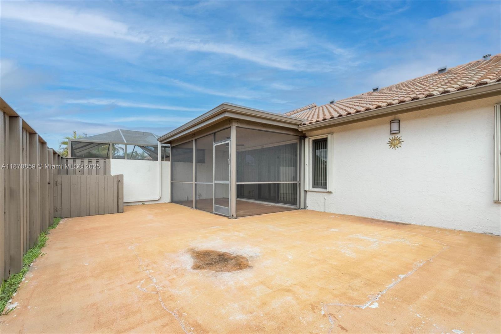 KINGS COURT WEST - Residential