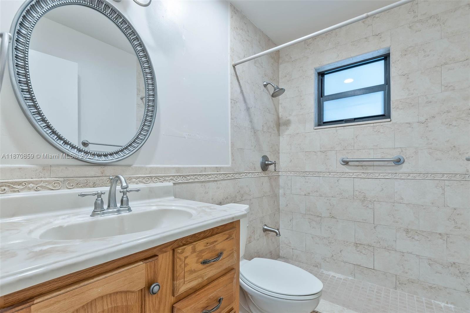 KINGS COURT WEST - Residential