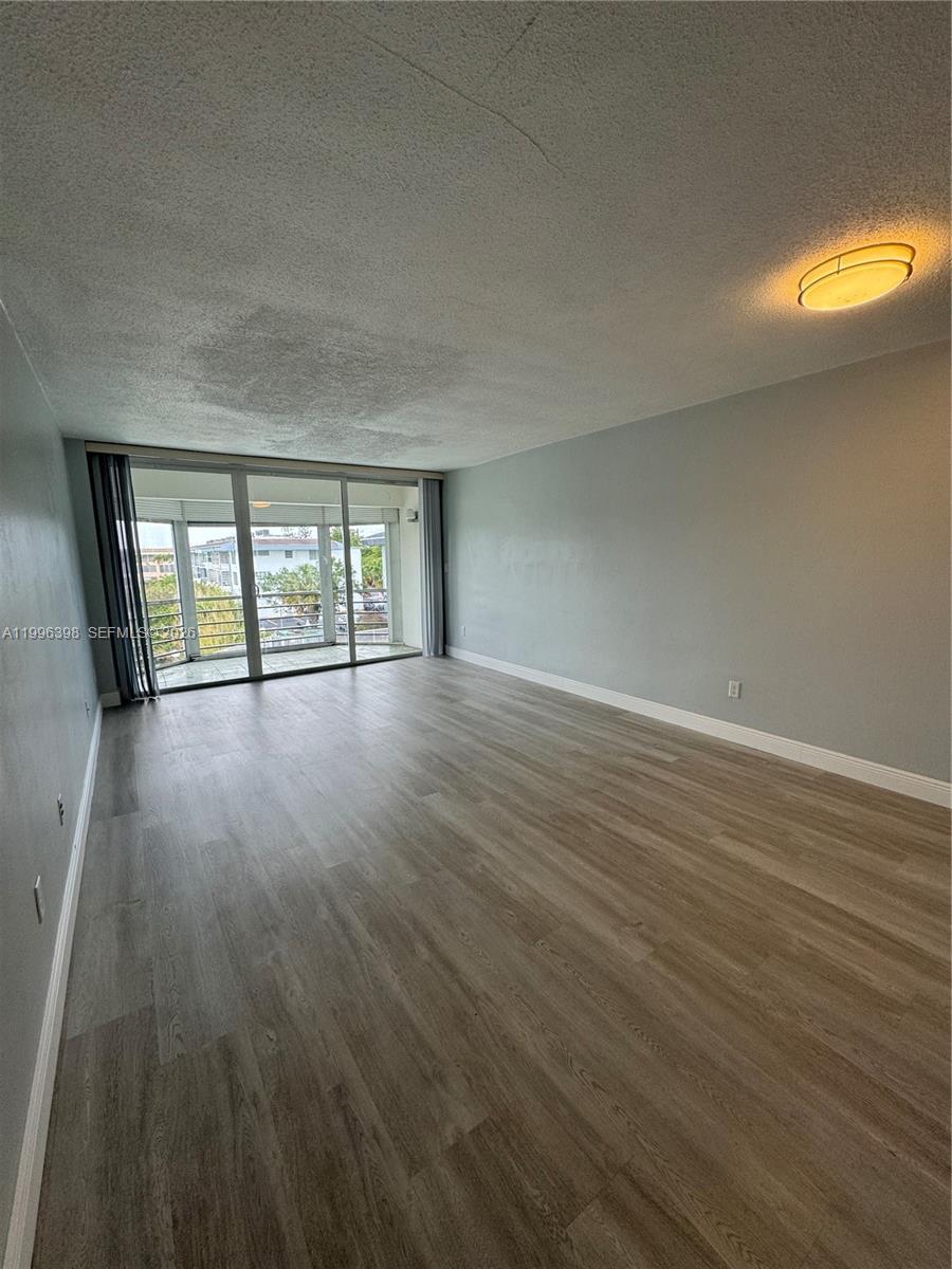 SECOND FORUM CONDO - Residential