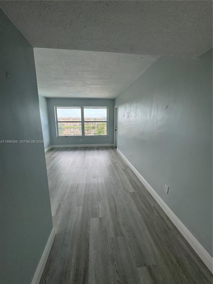 SECOND FORUM CONDO - Residential