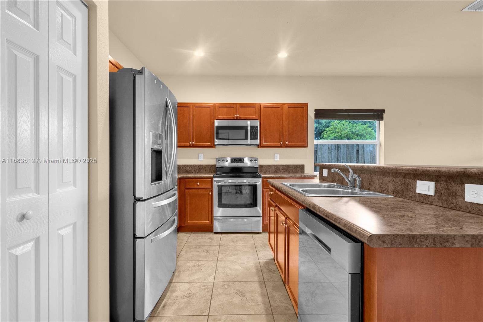 ATLANTIS AT OASIS - Residential