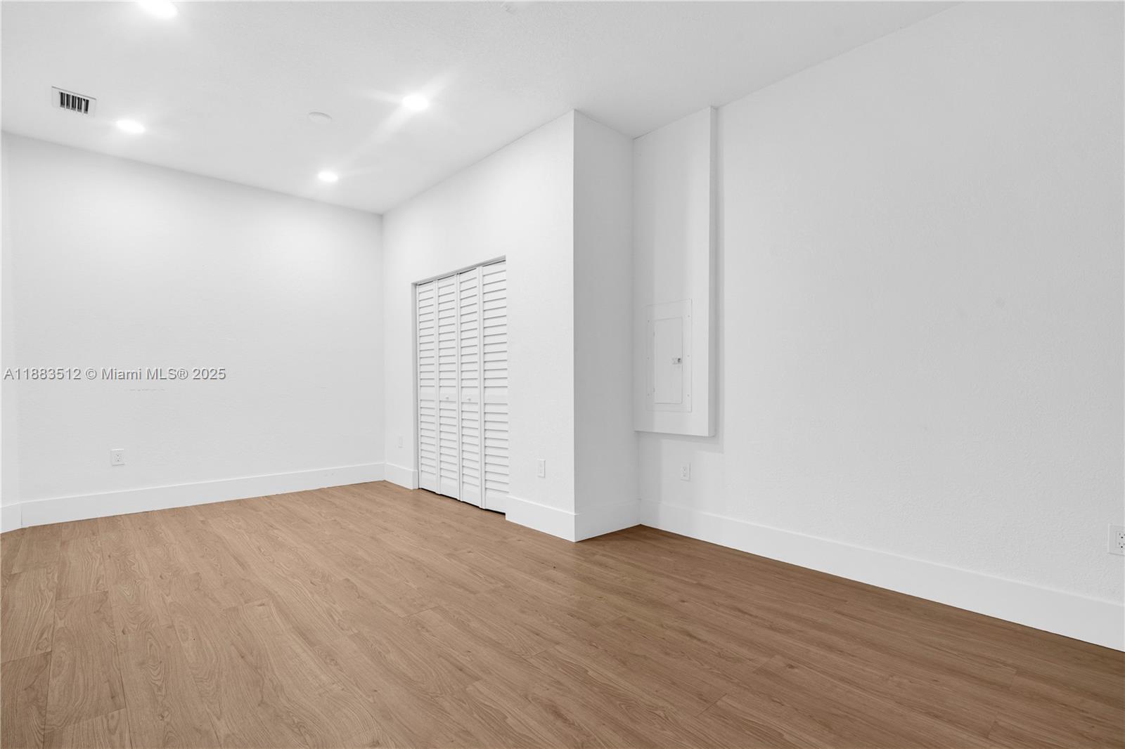 ATLANTIS AT OASIS - Residential