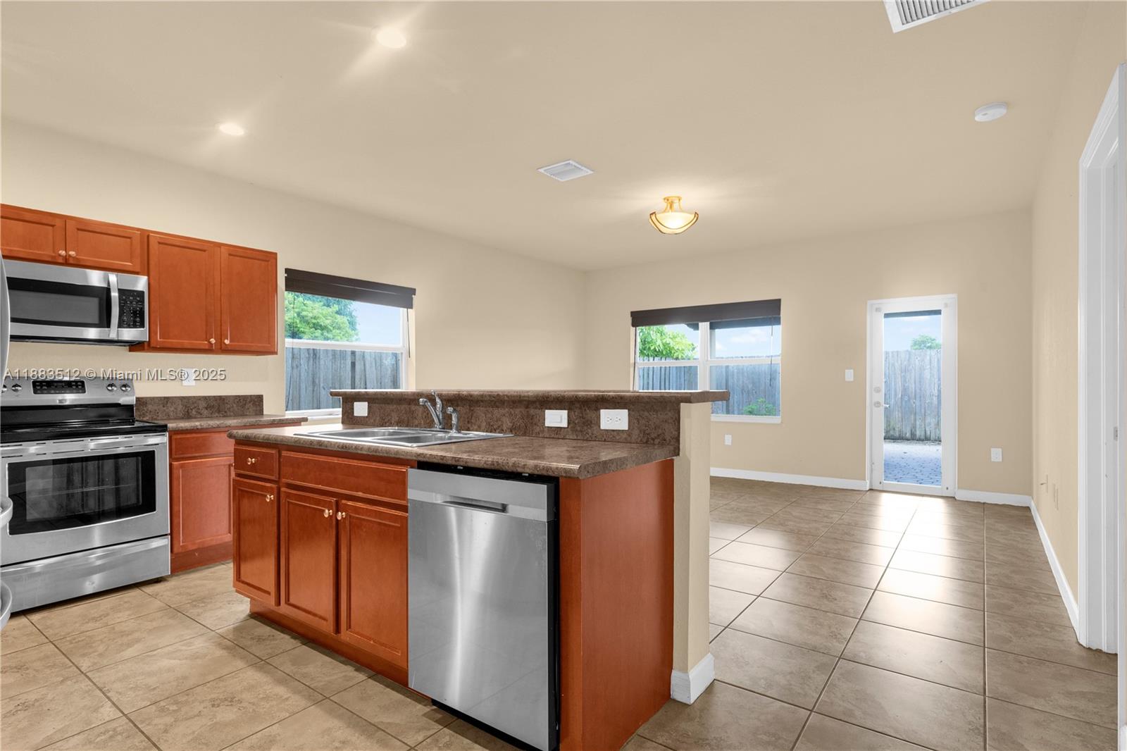 ATLANTIS AT OASIS - Residential