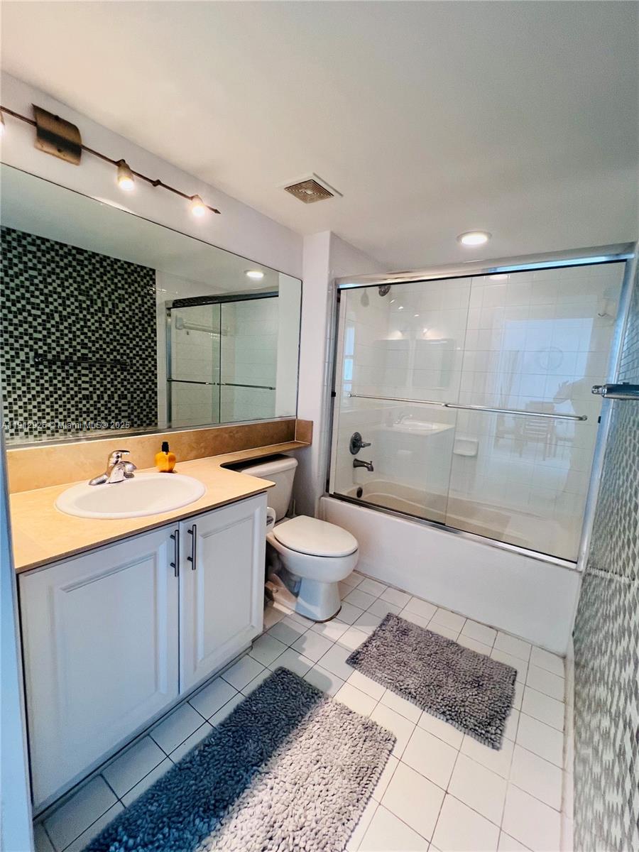 THE MARK ON BRICKELL COND - Residential Lease