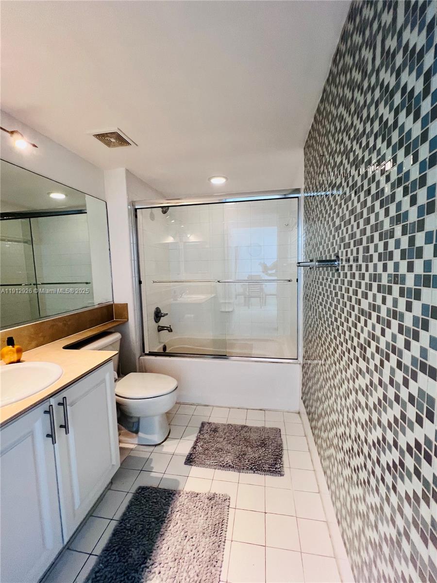 THE MARK ON BRICKELL COND - Residential Lease