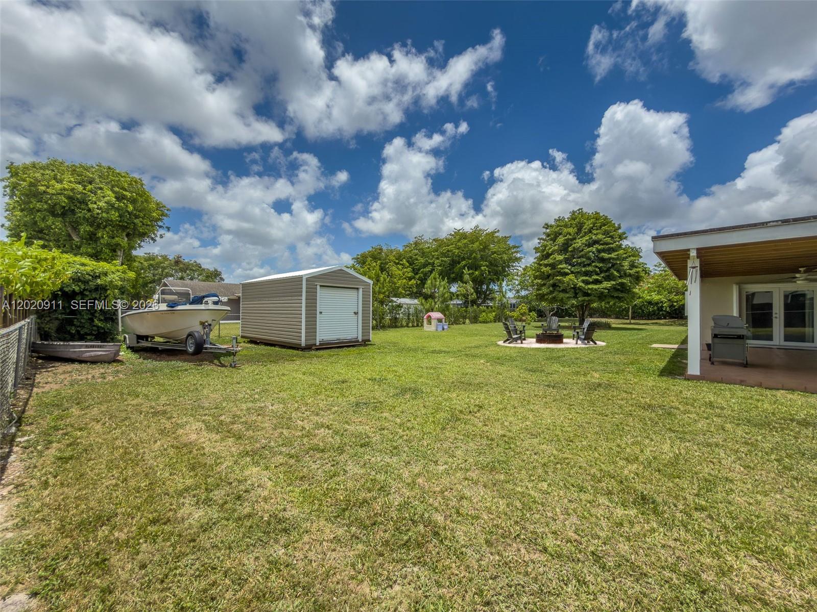 HERITAGE TRAILS FOUR - Residential