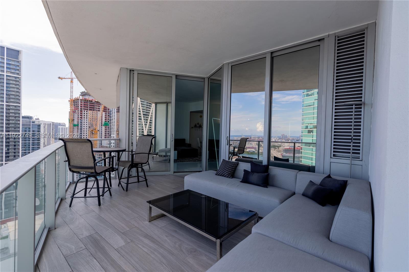 PARAMOUNT MIAMI WORLDCENT - Residential