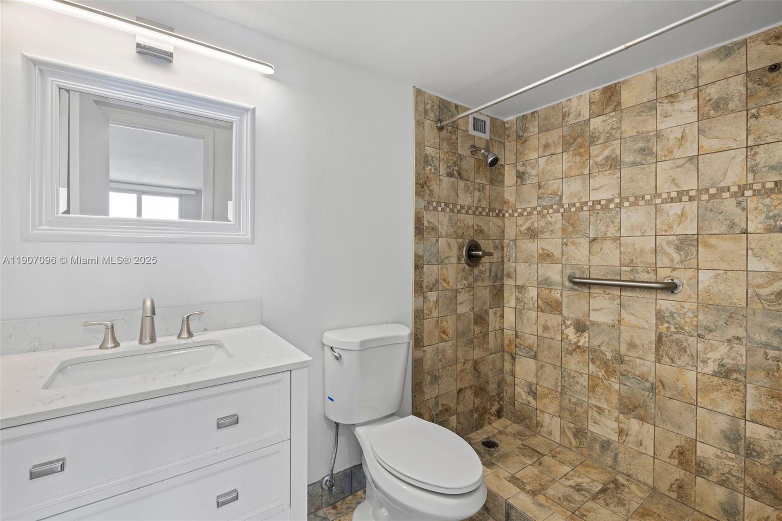 ADMIRAL TOWERS CONDO - Residential